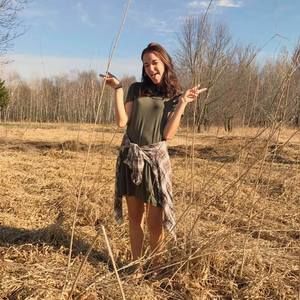 Meet your Posher, Elizabeth